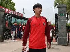 九游娱乐APP-今晨上海海港刷新队史纪录辽宁本钢围绕CBA常规赛迎来里程碑，网友：上海申花今晨单刀错失