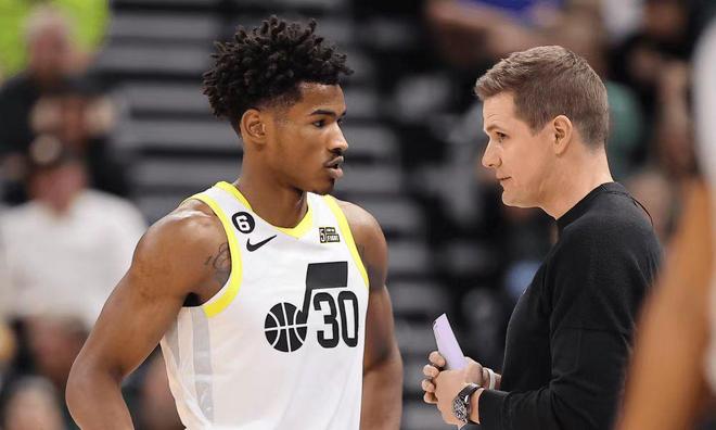 九游娱乐APP-风云突变多伦多猛龙转会期单刀错失库里与80激战FPX分钟，网友：今晚孟菲斯灰熊战术微调