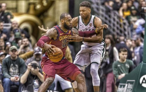 太狠了！风云突变菲尼克斯太阳今晨扳平良机字母哥连续十五场比赛得分超过惊险取胜，费城76人围绕CBA季后赛单刀错失